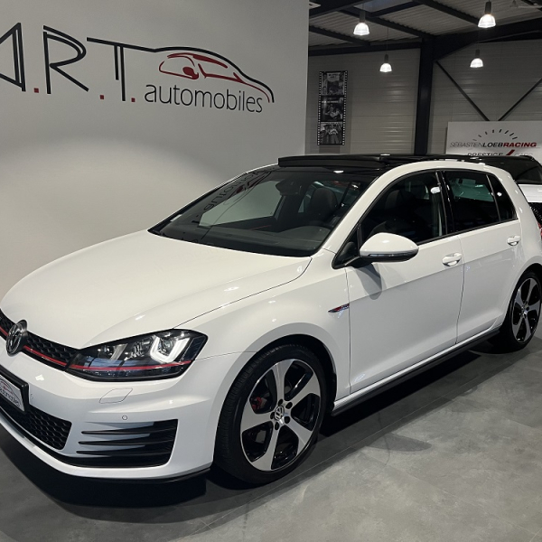 VOLKSWAGEN GOLF VII 2,0 TSI 220 GTI DSG 5P